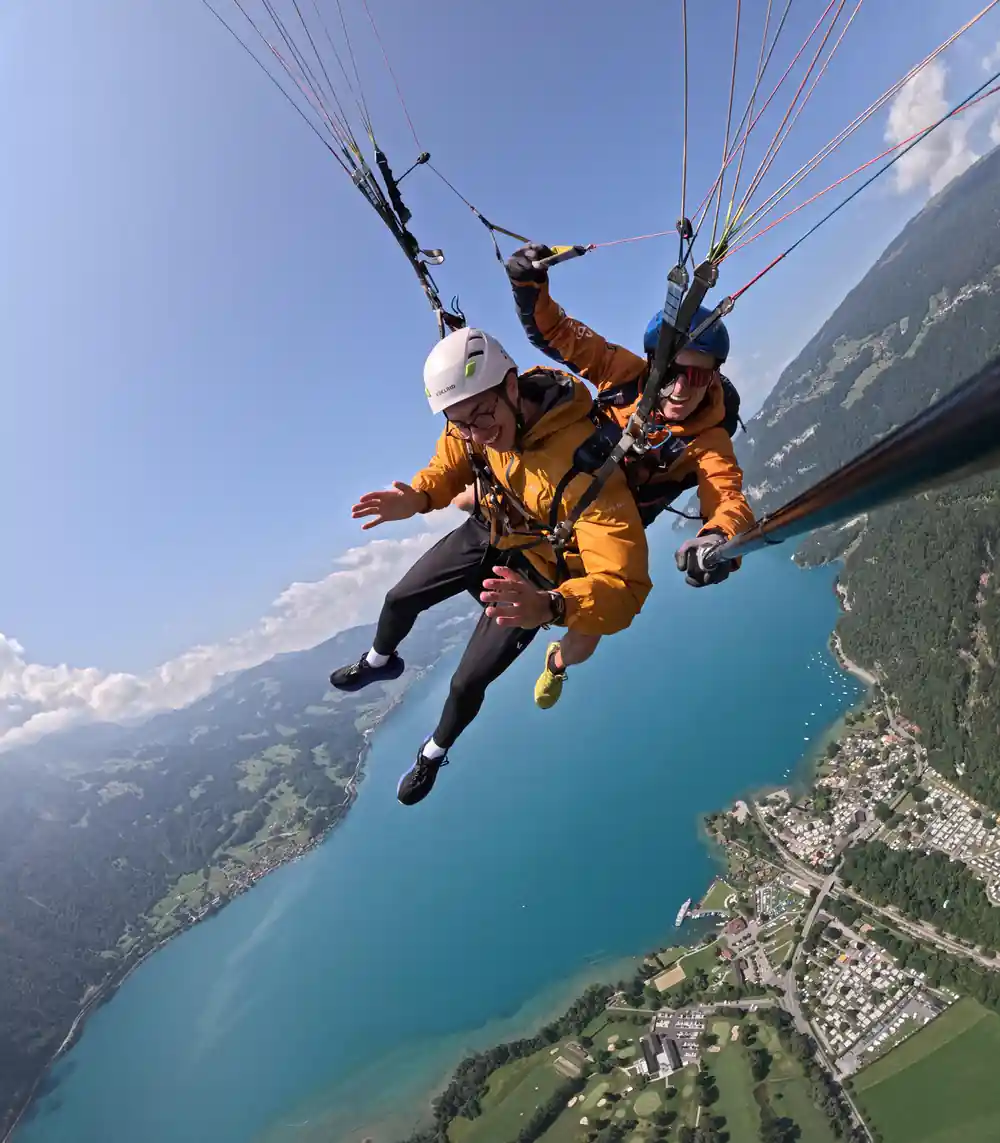 A tandem out over the turquoise water